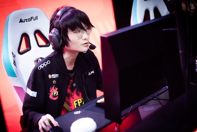 Ming回归赛场，关键助攻首场状态亮眼，热火观众沸腾！(17cncn登录问题解决方案)